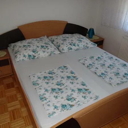 Emilija Apartamento *